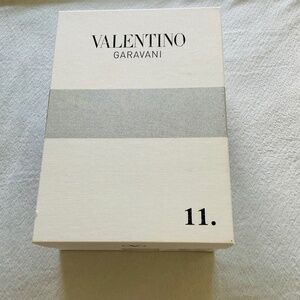 VALENTINO Garavani shopping 🛍️ box